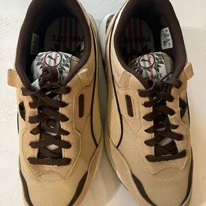 Puma Men's Tan and Brown Sneakers